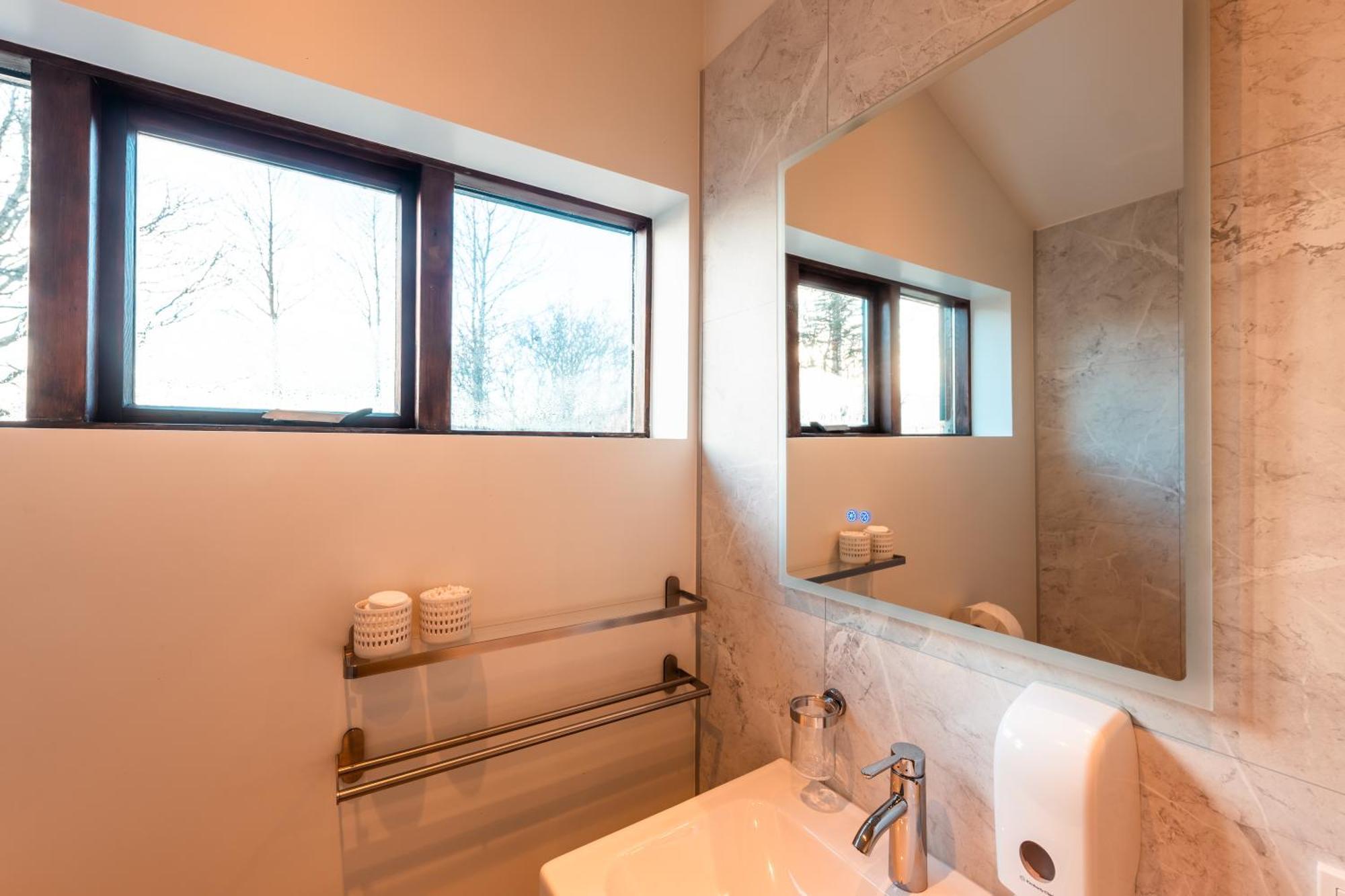Garthur Stay Inn & Secret Lagoon Included! Fludir Bagian luar foto